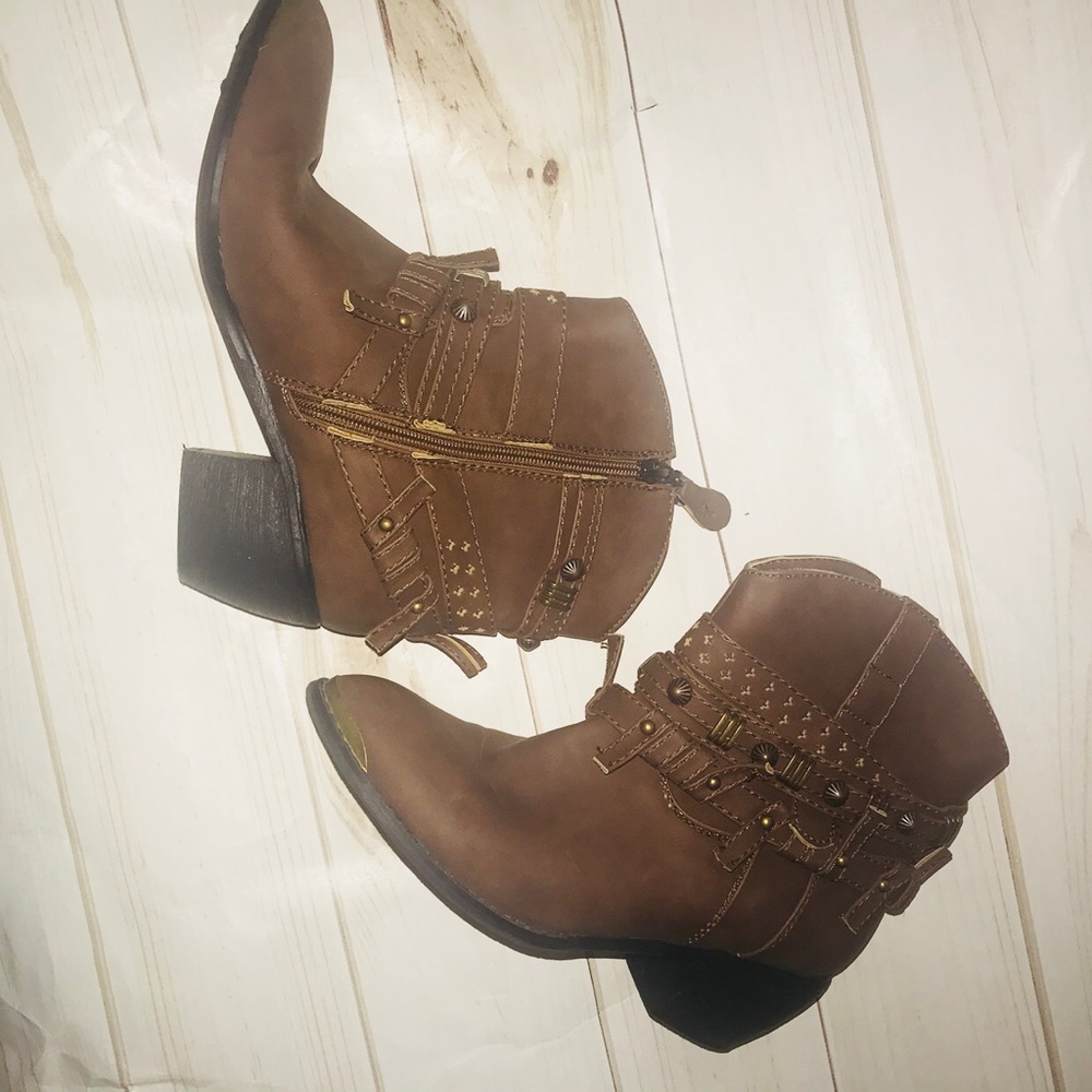 Roper Womans Studded Straps Booties - Picture 4 of 8